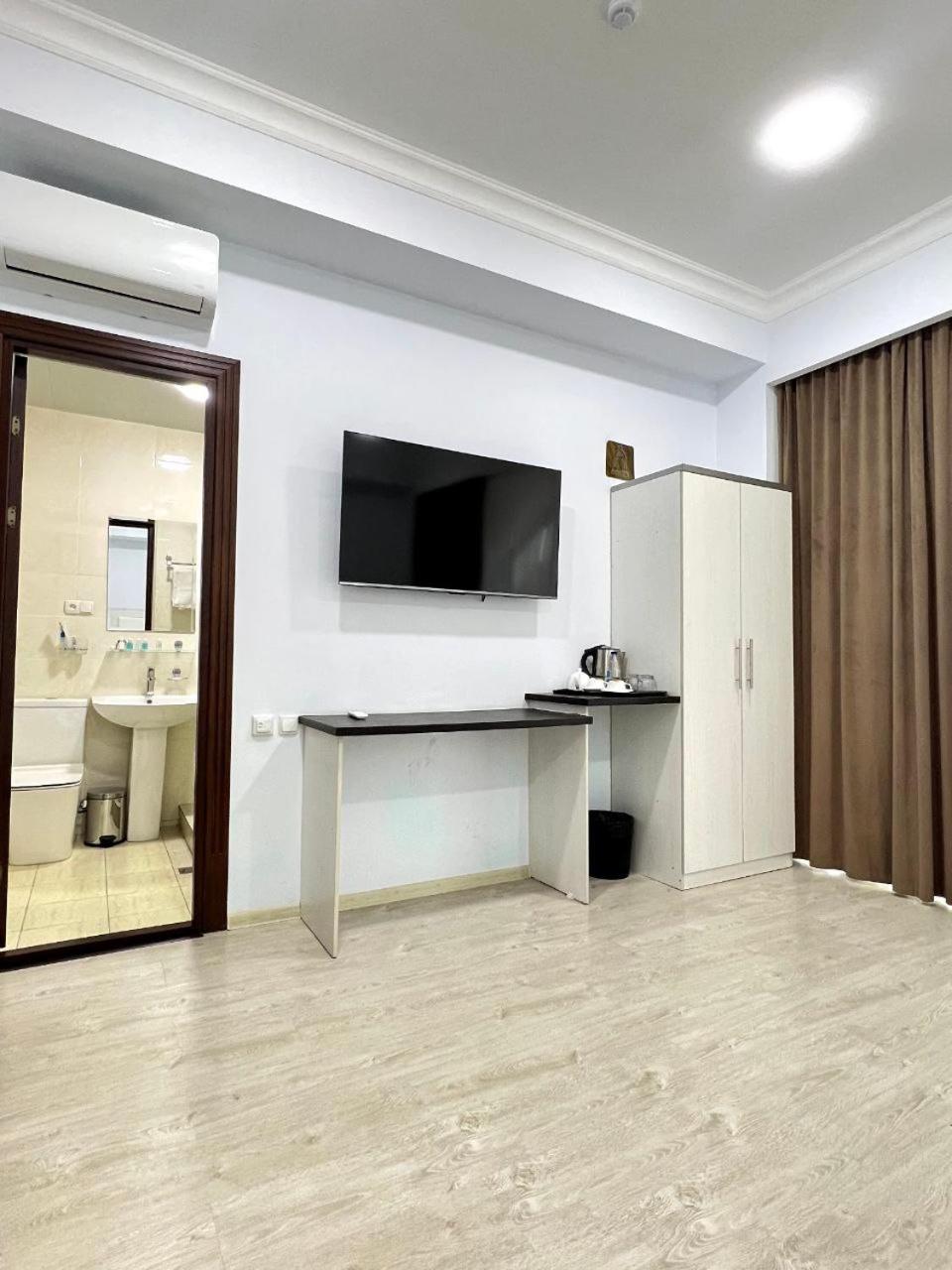 Viva Hotel Ташкент Екстериор снимка
